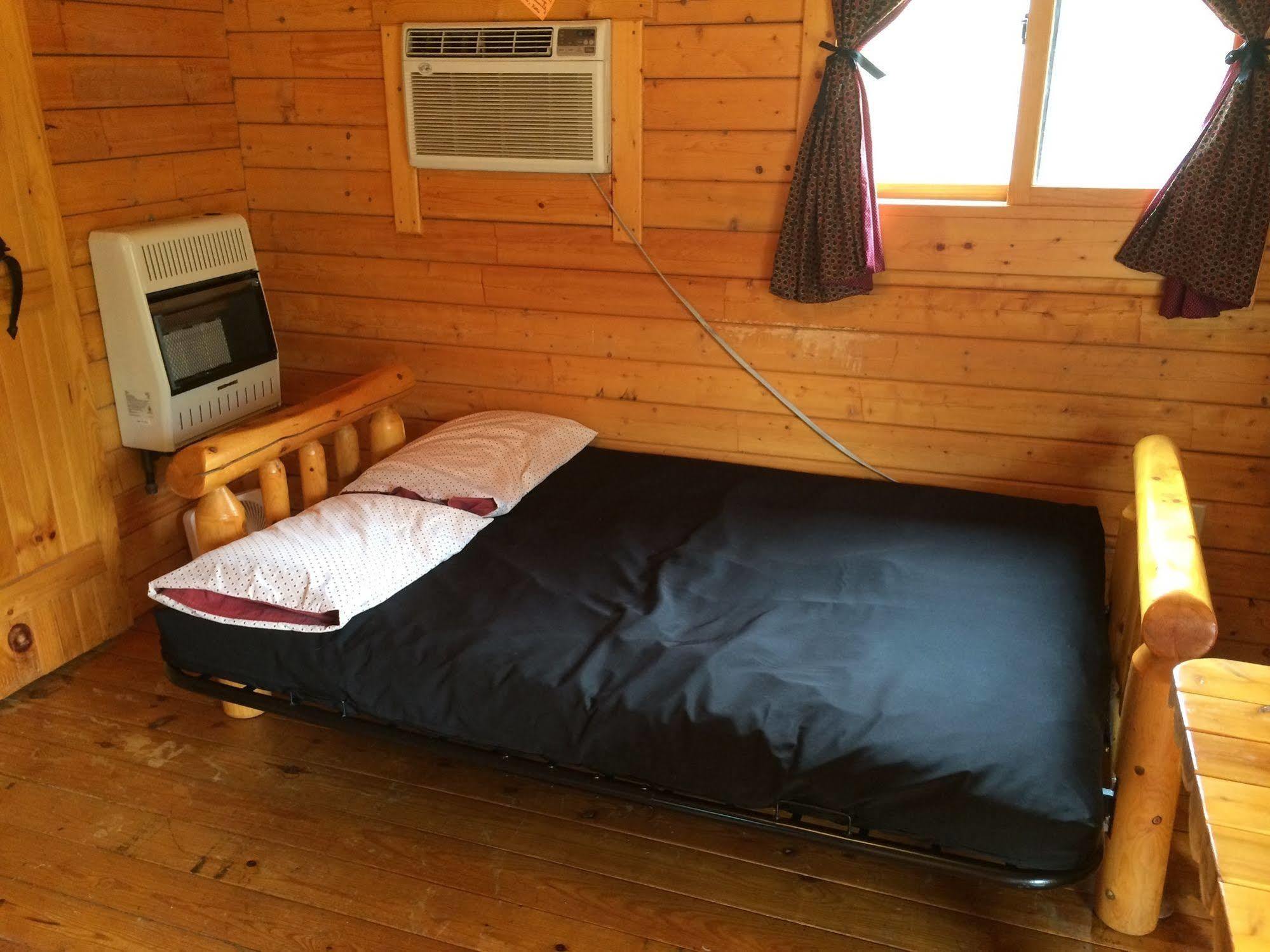 Katie'S Cozy Cabins Tombstone Exterior photo