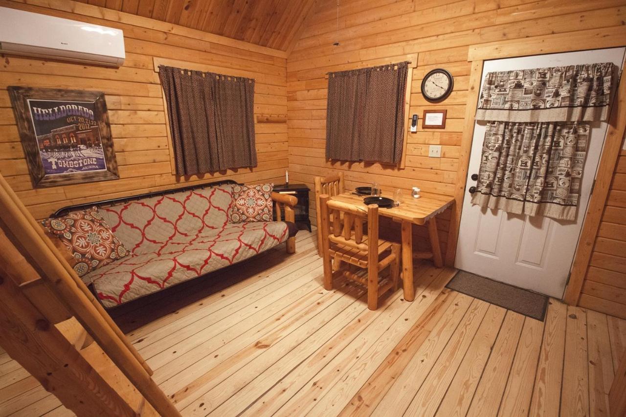 Katie'S Cozy Cabins Tombstone Exterior photo